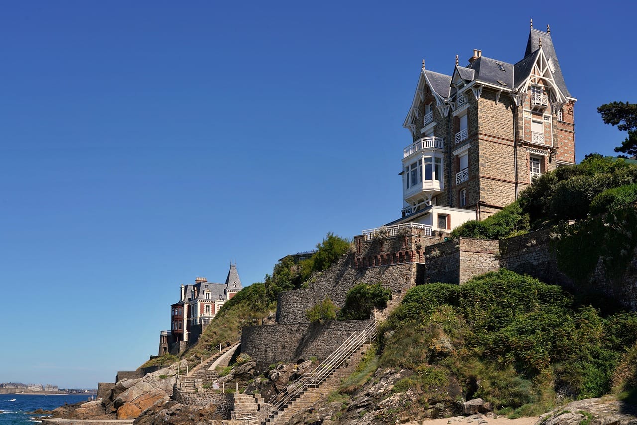 Villa balnéaire de caractère sur le littoral de Dinard